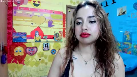 Snapshot of pipeshowtime chatting on 11-03-25, 07:04 VALENTINA y PIPE online show from 11-03-25, 07:04