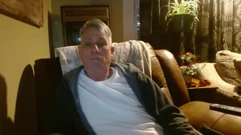 Snapshot of pirate334 chatting on 12-23-24, 11:17 pirate334 online show from 12-23-24, 11:17