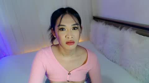 Snapshot of piroulita chatting on 12-14-24, 08:34 Ari online show from 12-14-24, 08:34