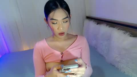 Snapshot of piroulita chatting on 01-08-25, 05:27 Ari online show from 01-08-25, 05:27