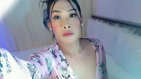 Snapshot of piroulita chatting on 09-13-25, 10:48 Ari online show from 09-13-25, 10:48