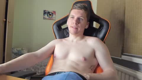 Snapshot of pirremeow chatting on 12-08-24, 07:11 Pierre online show from 12-08-24, 07:11