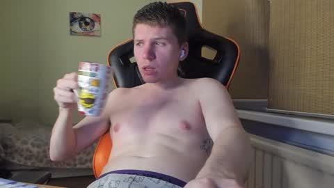 Snapshot of pirremeow chatting on 12-15-24, 08:25 Pierre online show from 12-15-24, 08:25