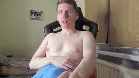 Snapshot of pirremeow chatting on 01-19-25, 04:36 Pierre online show from 01-19-25, 04:36