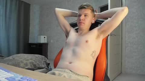 Snapshot of pirremeow chatting on 02-16-25, 07:48 Pierre online show from 02-16-25, 07:48