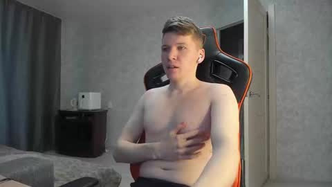 Snapshot of pirremeow chatting on 02-22-25, 12:29 Pierre online show from 02-22-25, 12:29