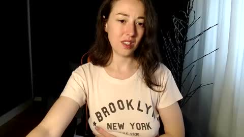 piscesgirl06 online show from 10-18-25, 05:10