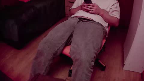 Snapshot of pisceslost chatting on 12-16-25, 01:21 pisceslost online show from 12-16-25, 01:21