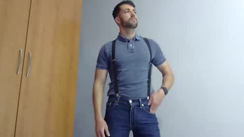 Snapshot of pitruki00 chatting on 04-10-26, 08:52 pitruki00 online show from 04-10-26, 08:52