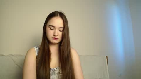 Snapshot of pixie____ chatting on 05-09-26, 01:38 Lily online show from 05-09-26, 01:38
