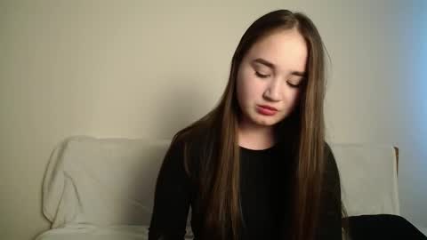 Snapshot of pixie____ chatting on 05-14-26, 02:02 Lily online show from 05-14-26, 02:02