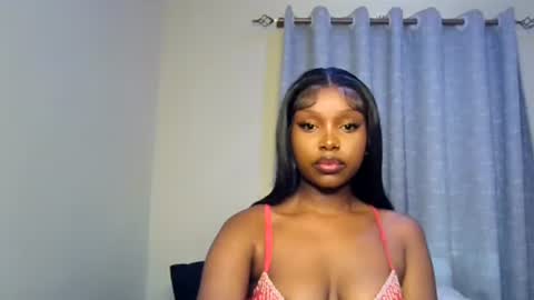 Snapshot of pixie_roman chatting on 07-15-26, 11:04 Majesty online show from 07-15-26, 11:04