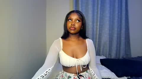 Snapshot of pixie_roman chatting on 07-24-26, 06:17 Majesty online show from 07-24-26, 06:17