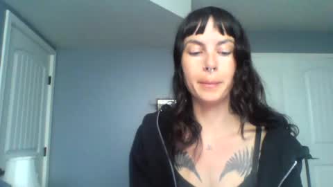 pixiecatfairy online show from 06-26-26, 10:25