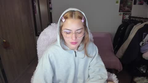 pixie online show from 12-24-24, 08:33