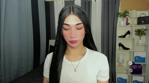pixiedoll_ online show from 03-17-26, 05:33