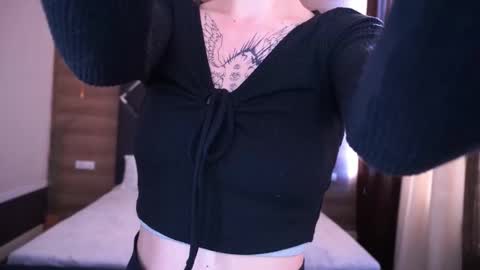 Snapshot of pixiepeachh chatting on 09-26-25, 01:04 pixiepeachh online show from 09-26-25, 01:04