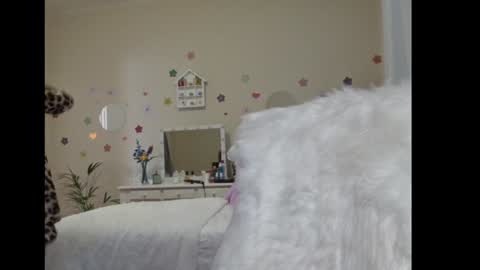 Lynn online show from 01-23-25, 03:01