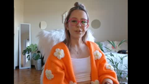 Lynn online show from 02-03-25, 03:06