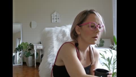 Lynn online show from 02-06-25, 12:05