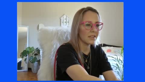 Lynn online show from 02-12-25, 12:12