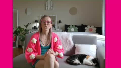 Lynn online show from 02-21-25, 02:06