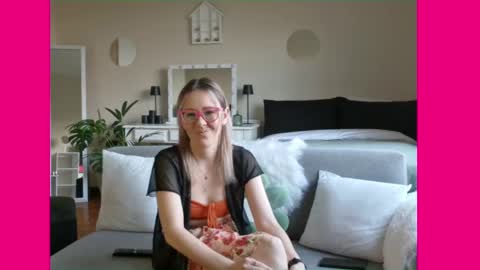 Lynn online show from 02-24-25, 04:15