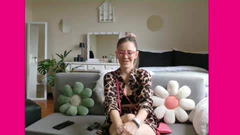 Lynn online show from 02-26-25, 01:52