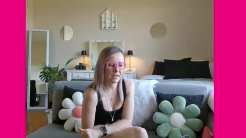 Lynn online show from 03-03-25, 02:15