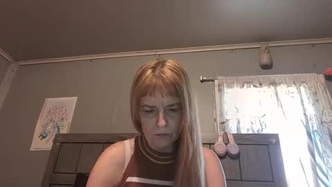 Snapshot of pizzedwife chatting on 04-21-26, 05:39 pizzedwife online show from 04-21-26, 05:39