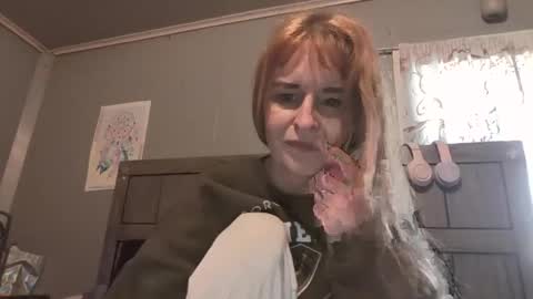 Snapshot of pizzedwife chatting on 04-26-26, 03:32 pizzedwife online show from 04-26-26, 03:32