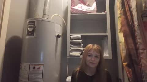Snapshot of pizzedwife chatting on 05-12-26, 12:46 pizzedwife online show from 05-12-26, 12:46
