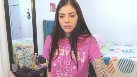 Snapshot of pk2secretxx chatting on 12-14-24, 03:36 Angie Henao online show from 12-14-24, 03:36