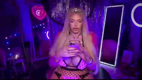 Dumb bimbo fuck doll online show from 02-19-25, 01:08