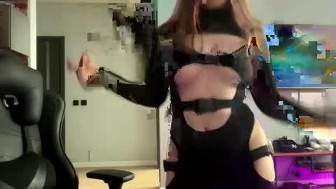 Snapshot of play_sisvalery chatting on 11-06-25, 07:09 play_sisvalery online show from 11-06-25, 07:09