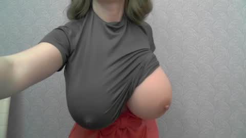 Snapshot of playful_goldie chatting on 04-13-26, 04:51 Goldie online show from 04-13-26, 04:51