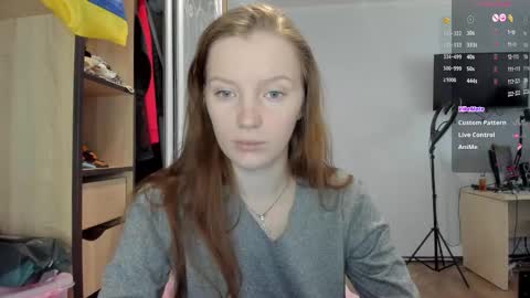 Snapshot of playful_mary chatting on 10-22-25, 09:09 Masha online show from 10-22-25, 09:09