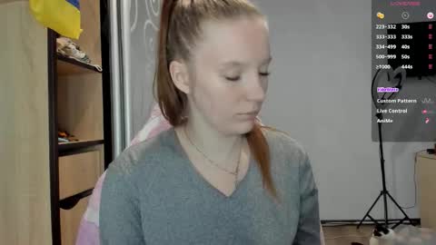 Snapshot of playful_mary chatting on 10-23-25, 09:19 Masha online show from 10-23-25, 09:19