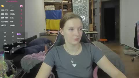 Snapshot of playful_mary chatting on 11-27-25, 04:31 Masha online show from 11-27-25, 04:31