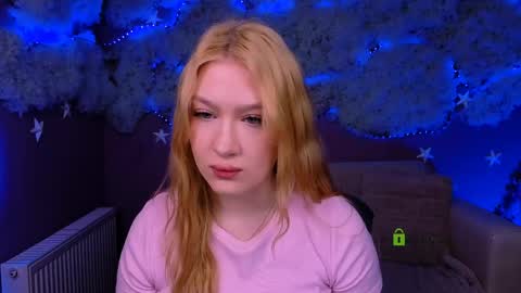 Snapshot of playful_sophie chatting on 04-20-26, 07:26 Sophie online show from 04-20-26, 07:26