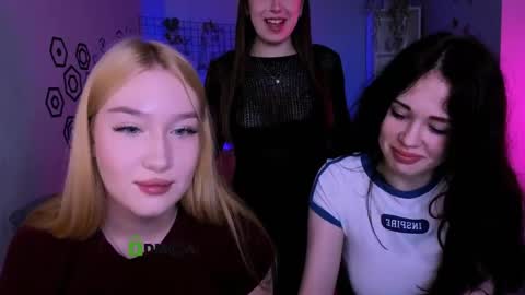Snapshot of playful_sophie chatting on 04-26-26, 07:22 Sophie online show from 04-26-26, 07:22