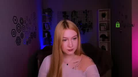 Snapshot of playful_sophie chatting on 05-03-26, 07:31 Sophie online show from 05-03-26, 07:31