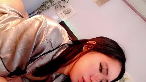 Snapshot of playfulcock69_kate chatting on 03-11-25, 12:44 kate online show from 03-11-25, 12:44