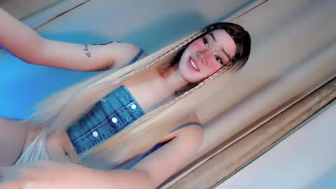 Snapshot of playfulcock69_kate chatting on 10-04-25, 10:41 kate online show from 10-04-25, 10:41