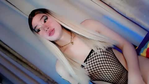 Snapshot of playfulcock69_kate chatting on 11-16-25, 01:11 kate online show from 11-16-25, 01:11