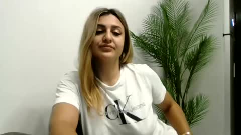 Snapshot of playfulnicole chatting on 06-25-26, 02:11 PlayfulNicole online show from 06-25-26, 02:11