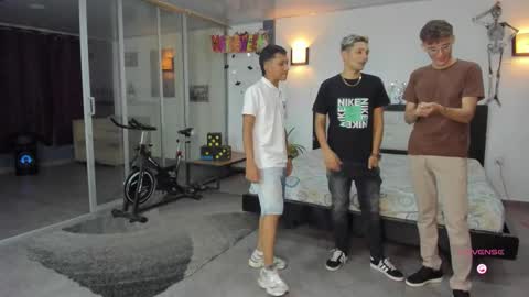   online show from 10-07-25, 11:13