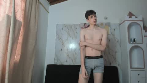 Snapshot of playhouse_boys chatting on 04-16-26, 01:23 Dilan and Alan online show from 04-16-26, 01:23