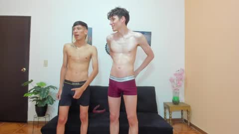 Snapshot of playhouse_boys chatting on 05-08-26, 08:58 Dilan and Alan online show from 05-08-26, 08:58