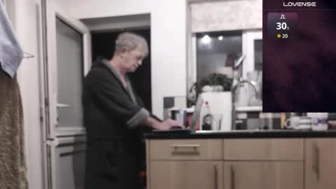 Play Me online show from 12-15-25, 01:10